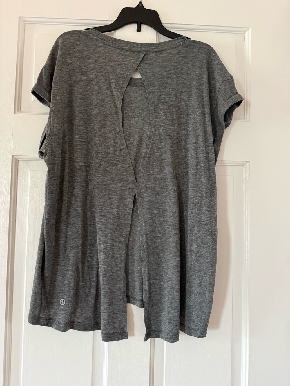 lululemon athletica Heather Gray Open-Slit Short Sleeve Top, Sz 10, Can B Tied!